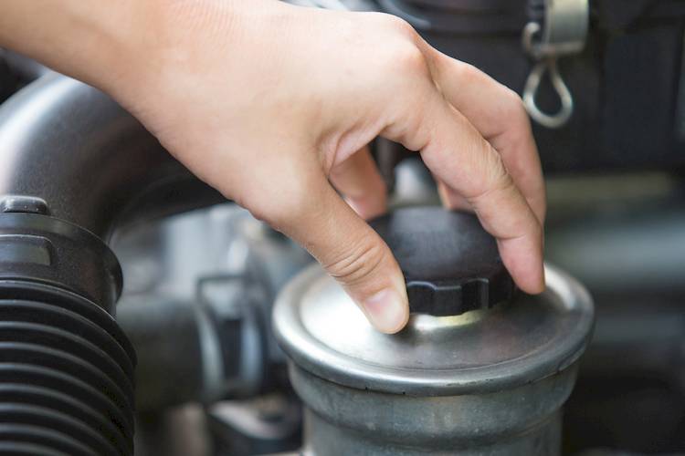 Symptoms of a Bad or Failing Power Steering Fluid Reservoir
